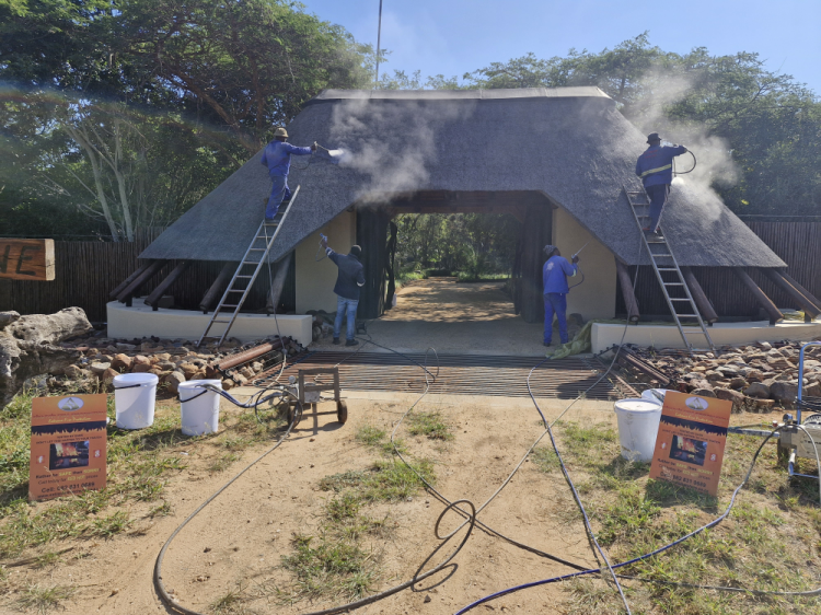 Extreme Thatchers - Thatch Roof Fire Protection top Extreme Thatchers - Thatch Roof Fire Protection top