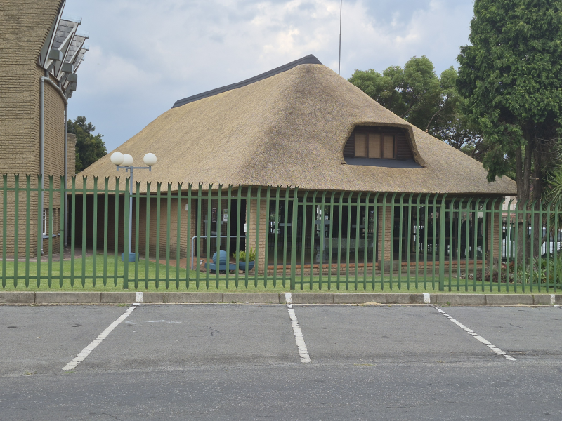 Extreme Thatchers - Thatch Roofs - Pic 13