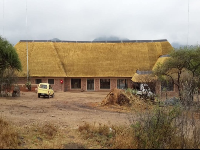Extreme Thatchers - Thatch Roofs - Pic 3 Extreme Thatchers - Thatch Roofs - Pic 3